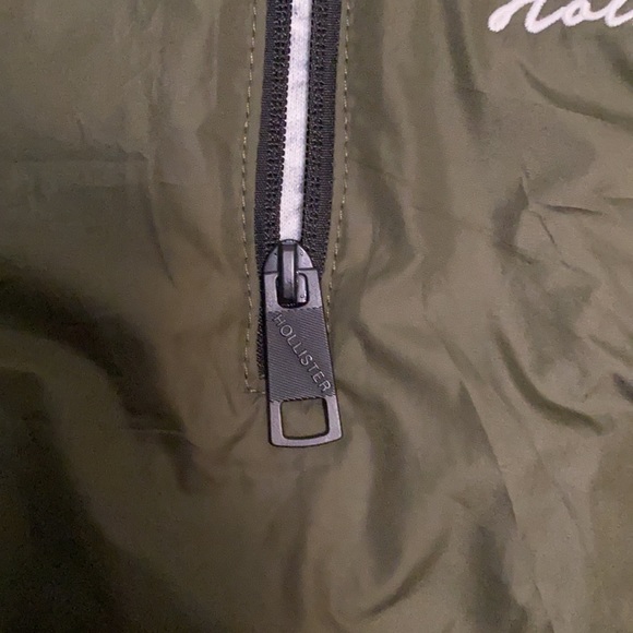 Hollister Crop Fleece-lined Half-zip Windbreaker - Picture 8 of 10